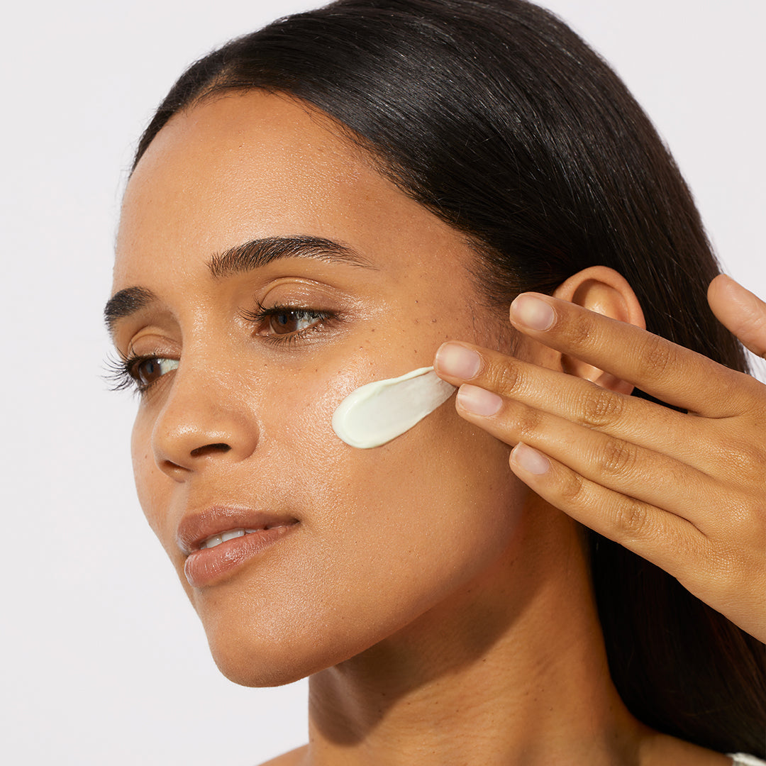 Můžete používat společně retinol a vitamín C?